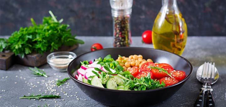 Chopped Greek Salad With Chickpeas