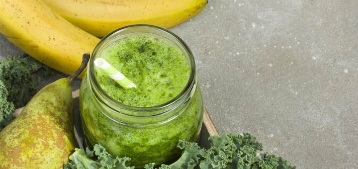 Kale Smoothie With Pear And Almond Butter