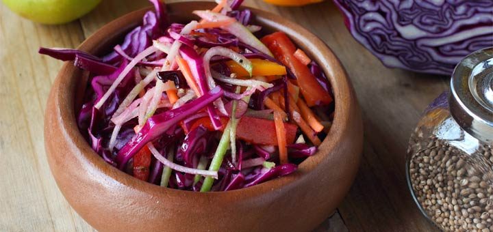 Spiralized Apple And Cabbage Slaw