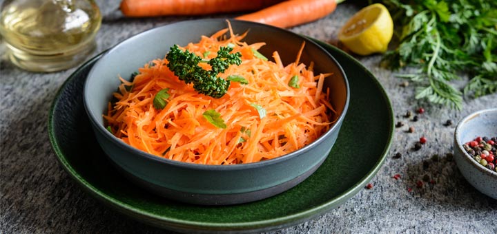 Simple Grated Carrot Salad