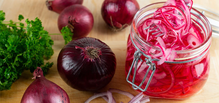 Homemade Pickled Red Onions