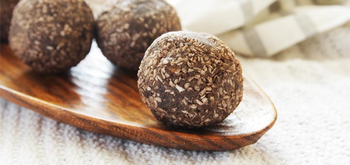No-Bake Cashew Coconut Energy Balls